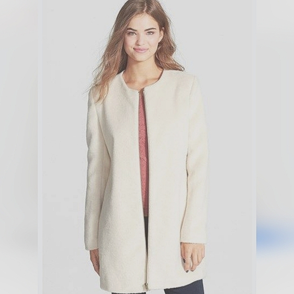 ANTHROPOLOGIE Tulle Long Bouclé Coat. Size medium